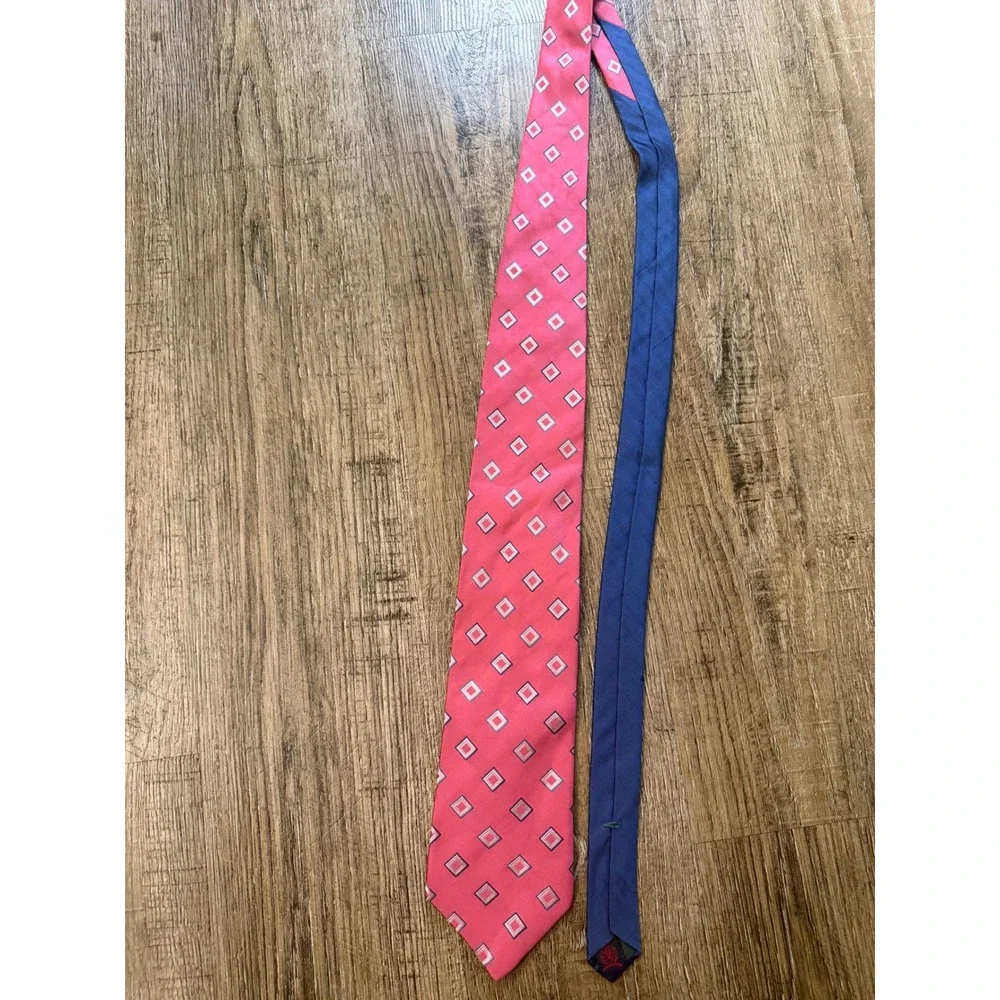 Tommy Hilfiger Mens Pink Geometric Diamond Silk Necktie Navy Blue Accent Tie